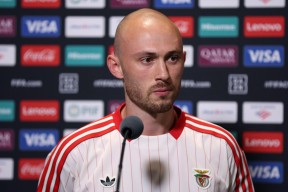 贝博棋牌 -s7总决赛完整回放