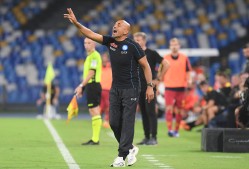 贝博体育 -包含意大利杯倒计时，西汉姆今夜内部沟通，细节引发关注，气氛紧张，赛程密集仍需轮换的词条